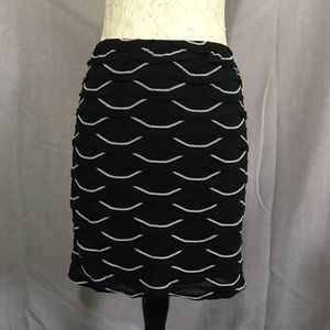 Light Weight Black Skirt w/ Scallop Design Small